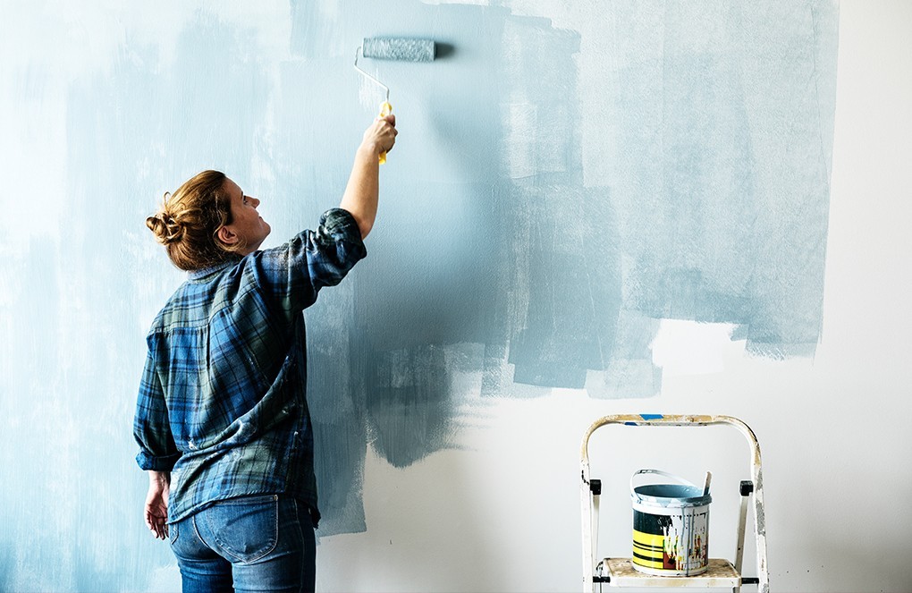 Czy umyć ściany przed malowaniem? 